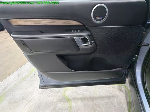 Used 2019 Land Rover Discovery HSE Luxury image 25