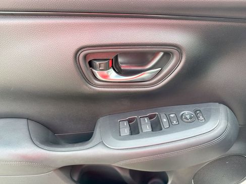 Used 2024 Honda HR-V LX image 20