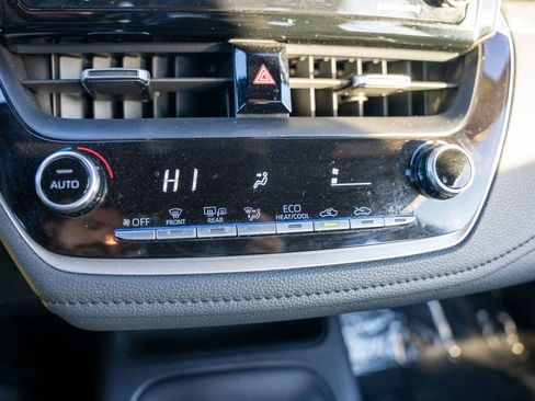 Used 2022 Toyota Corolla SE image 25