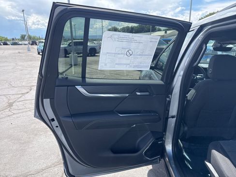 New 2026 GMC Acadia Elevation image 31