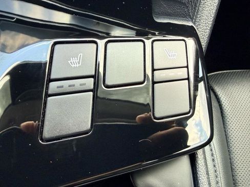 Used 2025 Kia Sportage EX FWD image 41