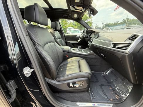 Used 2022 BMW X7 xDrive40i w/ M Sport Package AWD/4WD image 26