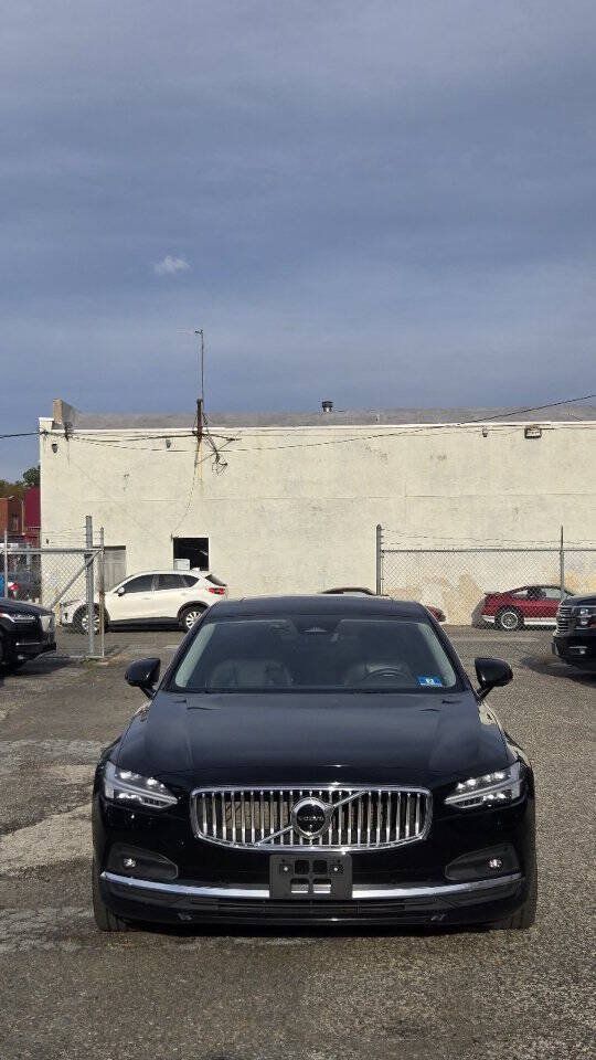 Used 2023 Volvo S90 B6 Plus AWD/4WD image 2