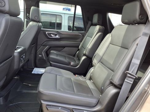 Used 2021 Chevrolet Tahoe Z71 w/ Z71 Signature Package image 8