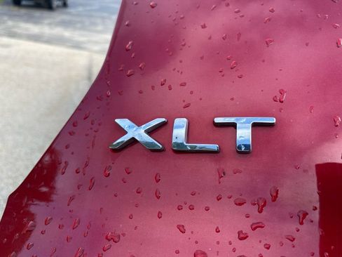 Used 2019 Ford Explorer XLT w/ Equipment Group 202A AWD/4WD image 18