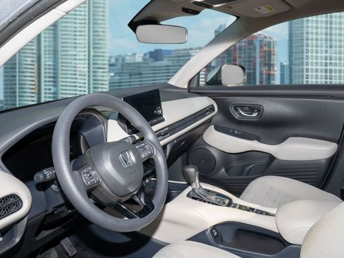 Certified 2023 Honda HR-V LX image 10