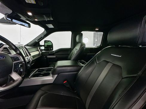 Used 2019 Ford F250 Platinum w/ Platinum Ultimate Package AWD/4WD image 22