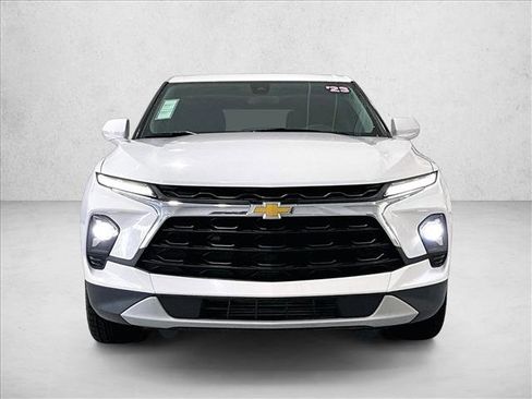 Used 2023 Chevrolet Blazer LT FWD image 3