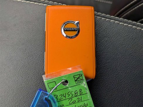 Used 2021 Volvo XC40 P8 Recharge image 31