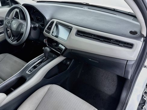 Certified 2017 Honda HR-V EX image 28