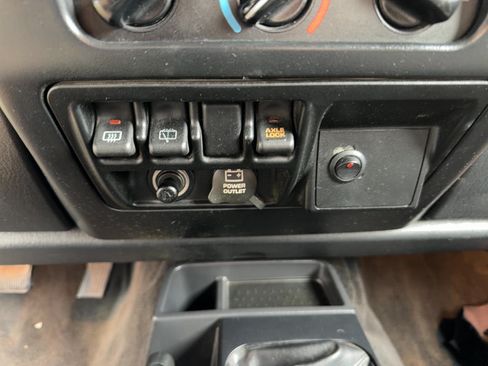 Used 2005 Jeep Wrangler Rubicon AWD/4WD image 10