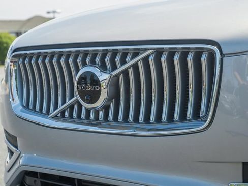 Certified 2023 Volvo XC90 T8 Ultimate w/ Protection Package Premier AWD/4WD image 12