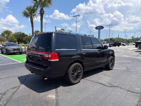 Used 2015 Lincoln Navigator 2WD image 4