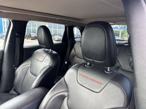 Used 2018 Jeep Cherokee Trailhawk w/ Quick Order Package 27L AWD/4WD image 11