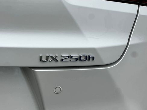Used 2019 Lexus UX 250h image 32