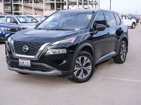 Used 2021 Nissan Rogue SV FWD image 1