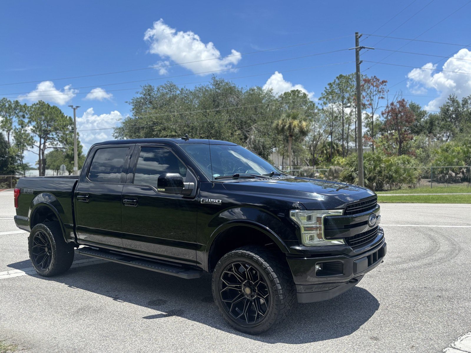 Used 2020 Ford F150 Lariat w/ Equipment Group 502A Luxury AWD/4WD image 5