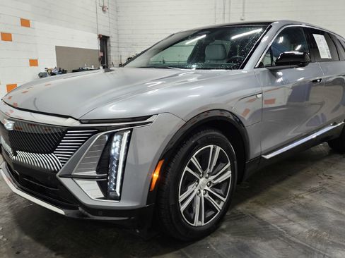 Used 2024 Cadillac Lyriq Luxury w/ LPO, Floor Liner Package image 17