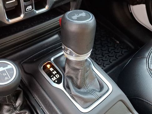 Used 2023 Jeep Wrangler Sahara image 14