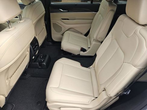 New 2025 Jeep Grand Cherokee L Limited w/ Luxury Tech Group II RWD image 36