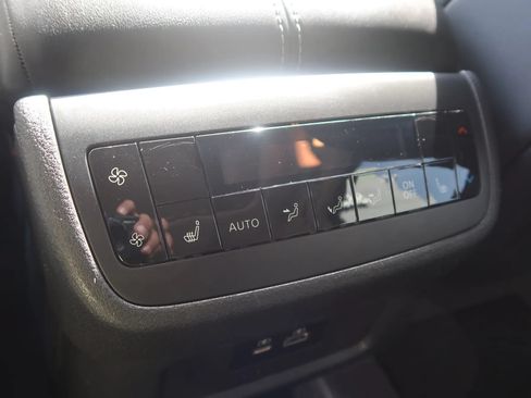 Used 2022 Nissan Pathfinder SL w/ SL Premium Package FWD image 43
