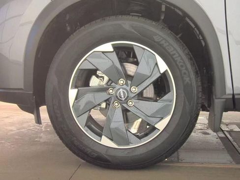 Certified 2025 Nissan Rogue SV image 15