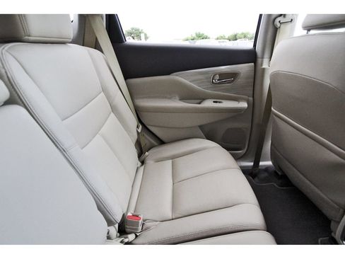 Used 2018 Nissan Murano SL FWD image 12