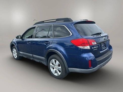 Used 2010 Subaru Outback 3.6R Limited AWD/4WD image 5