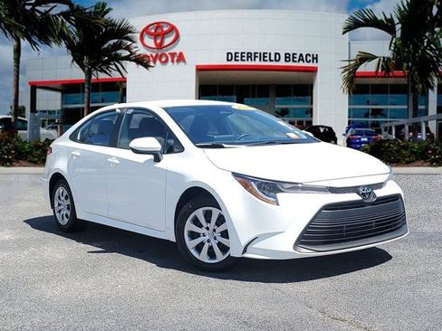 Used 2025 Toyota Corolla LE image 1