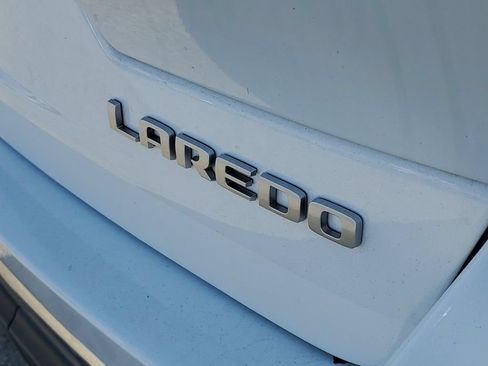 Used 2024 Jeep Grand Cherokee Laredo w/ Luxury Tech Group I AWD/4WD image 6