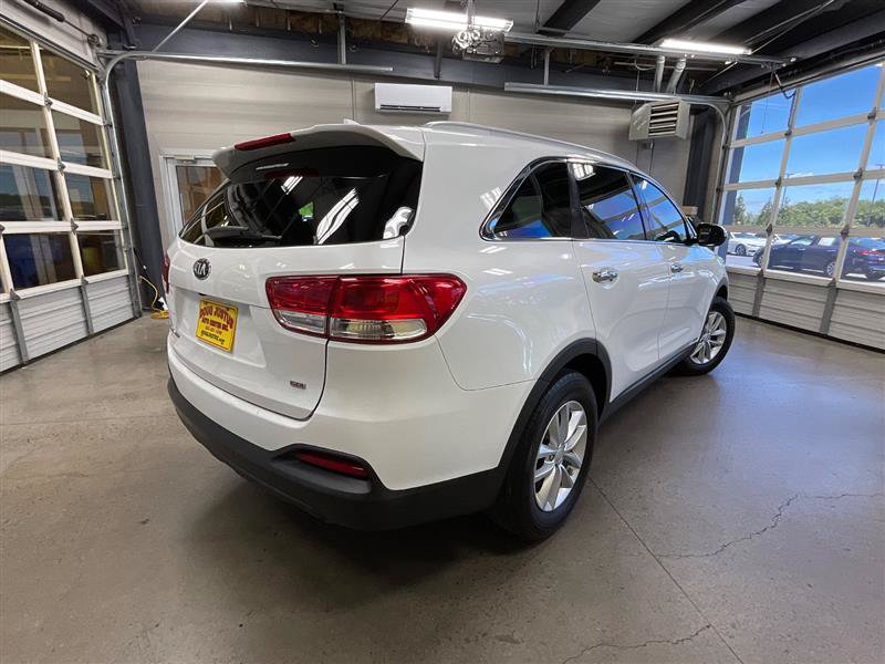 Used 2018 Kia Sorento AWD image 5