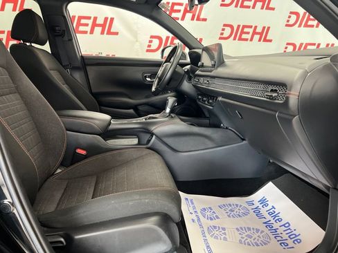 Used 2025 Honda HR-V Sport image 12