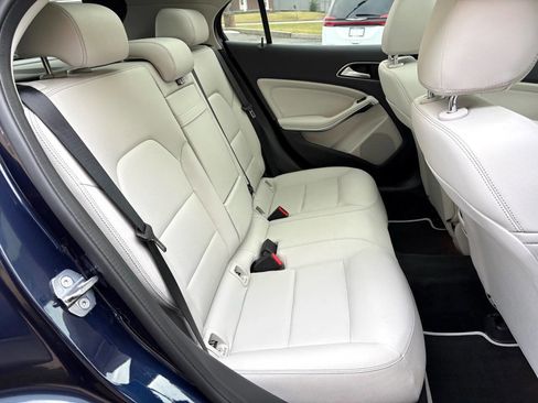 Used 2019 Mercedes-Benz GLA 250 4MATIC image 11