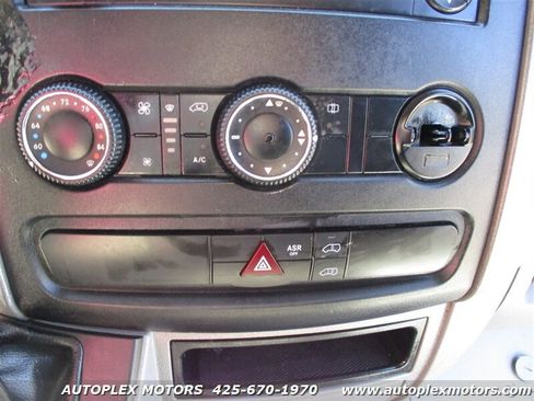 Used 2016 Mercedes-Benz Sprinter 2500 image 19