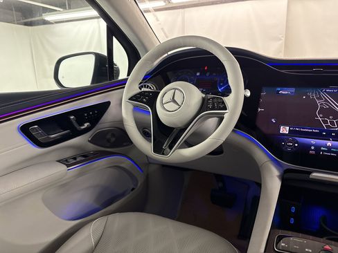 New 2026 Mercedes-Benz EQS 550 4MATIC SUV image 27