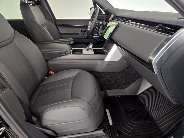 Used 2026 Land Rover Range Rover Long Wheelbase SE AWD/4WD image 3