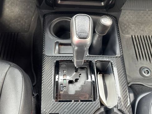Used 2017 Toyota 4Runner TRD Off-Road Premium AWD/4WD image 15