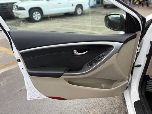Used 2013 Hyundai Elantra GT w/ Style Pkg image 10