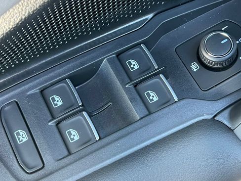 New 2026 Volkswagen Tiguan SE R-Line AWD/4WD image 17