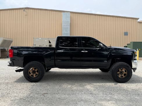 Used 2017 Chevrolet Silverado 1500 LTZ w/ Sport Package AWD/4WD image 4
