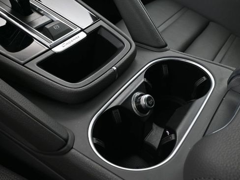 Certified 2023 Porsche Cayenne Platinum Edition AWD/4WD image 24