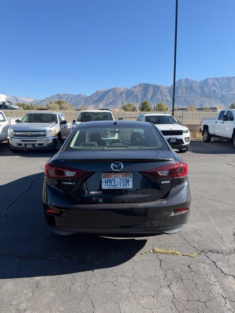Used 2015 MAZDA MAZDA3 i Touring w/ Technology Package FWD image 9