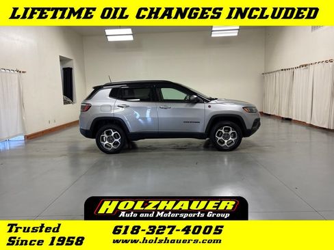 Used 2022 Jeep Compass Trailhawk w/ Trailhawk Convenience Group AWD/4WD image 1