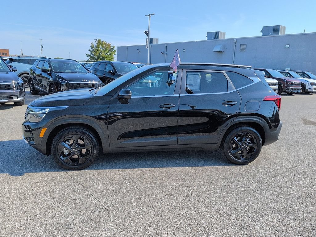 Used 2026 Kia Seltos EX w/ EX Sunroof Package AWD/4WD image 4
