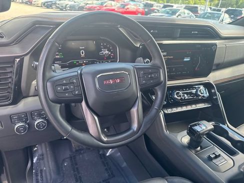Used 2023 GMC Sierra 1500 AT4 w/ Technology Package AWD/4WD image 17