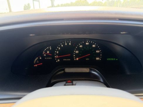 Used 1998 Lincoln Continental FWD image 3