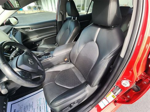 Used 2023 Toyota Camry XSE image 11