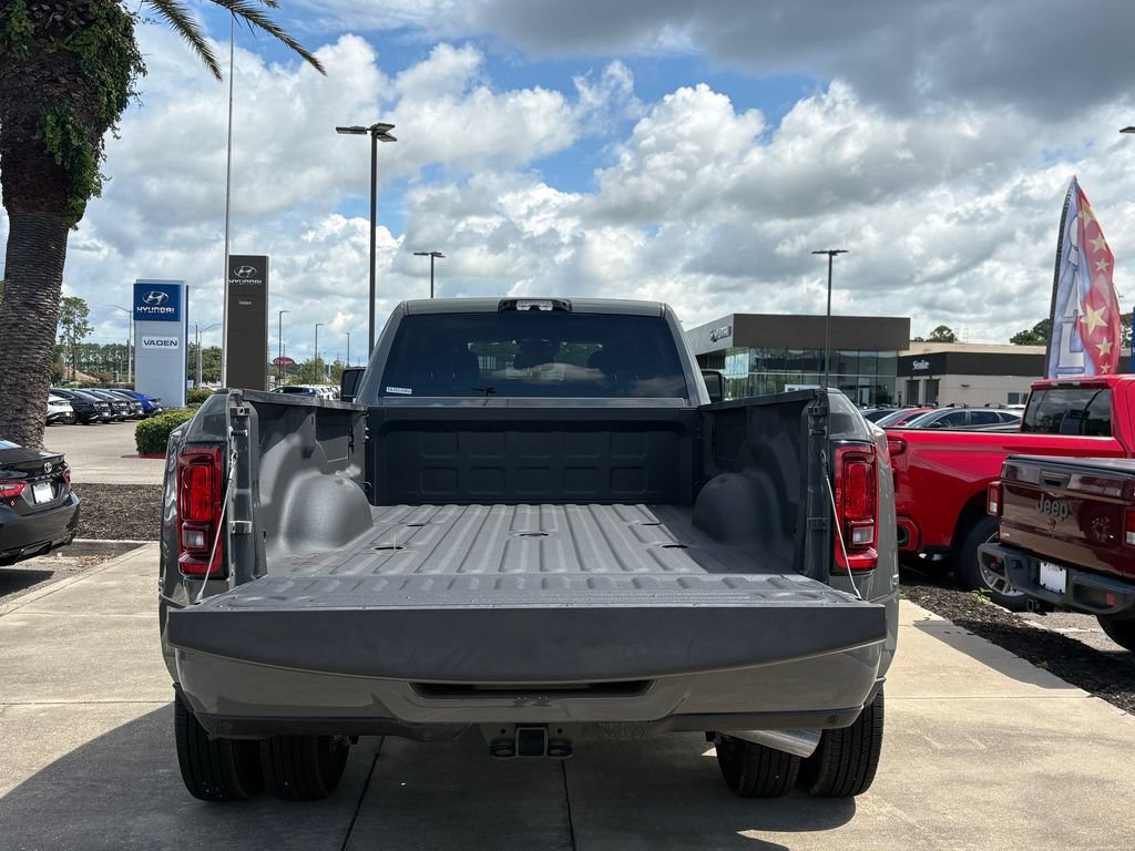 New 2026 RAM 3500 Big Horn AWD/4WD image 14