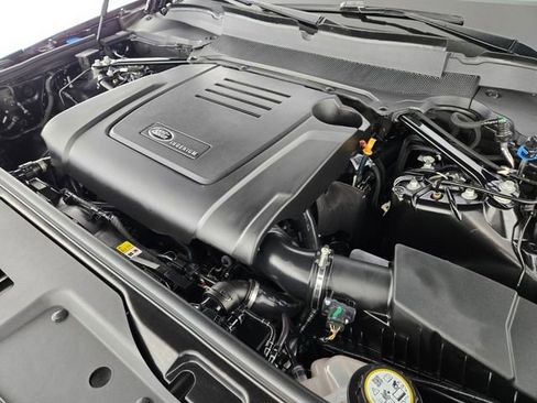 Used 2025 Land Rover Discovery Dynamic SE AWD/4WD image 20