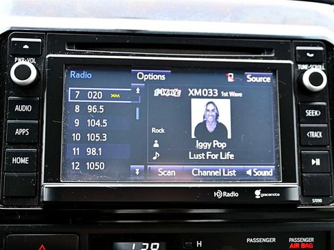 Used 2014 Toyota Tacoma PreRunner image 25